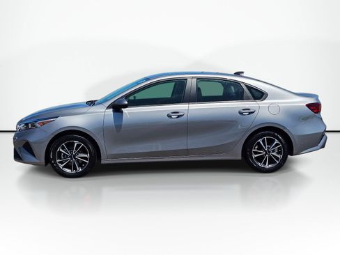 Certified 2024 Kia Forte LXS w/ LXS Technology Package FWD image 12