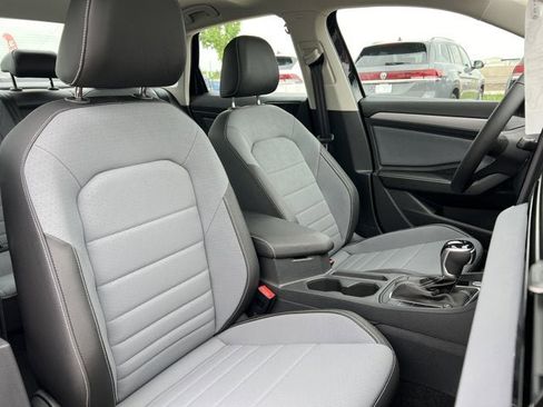 New 2025 Volkswagen Jetta SE image 31