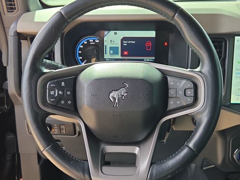 Used 2024 Ford Bronco Wildtrak AWD/4WD image 15