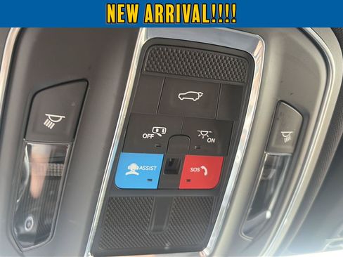 Used 2023 Jeep Grand Cherokee Altitude AWD/4WD image 20