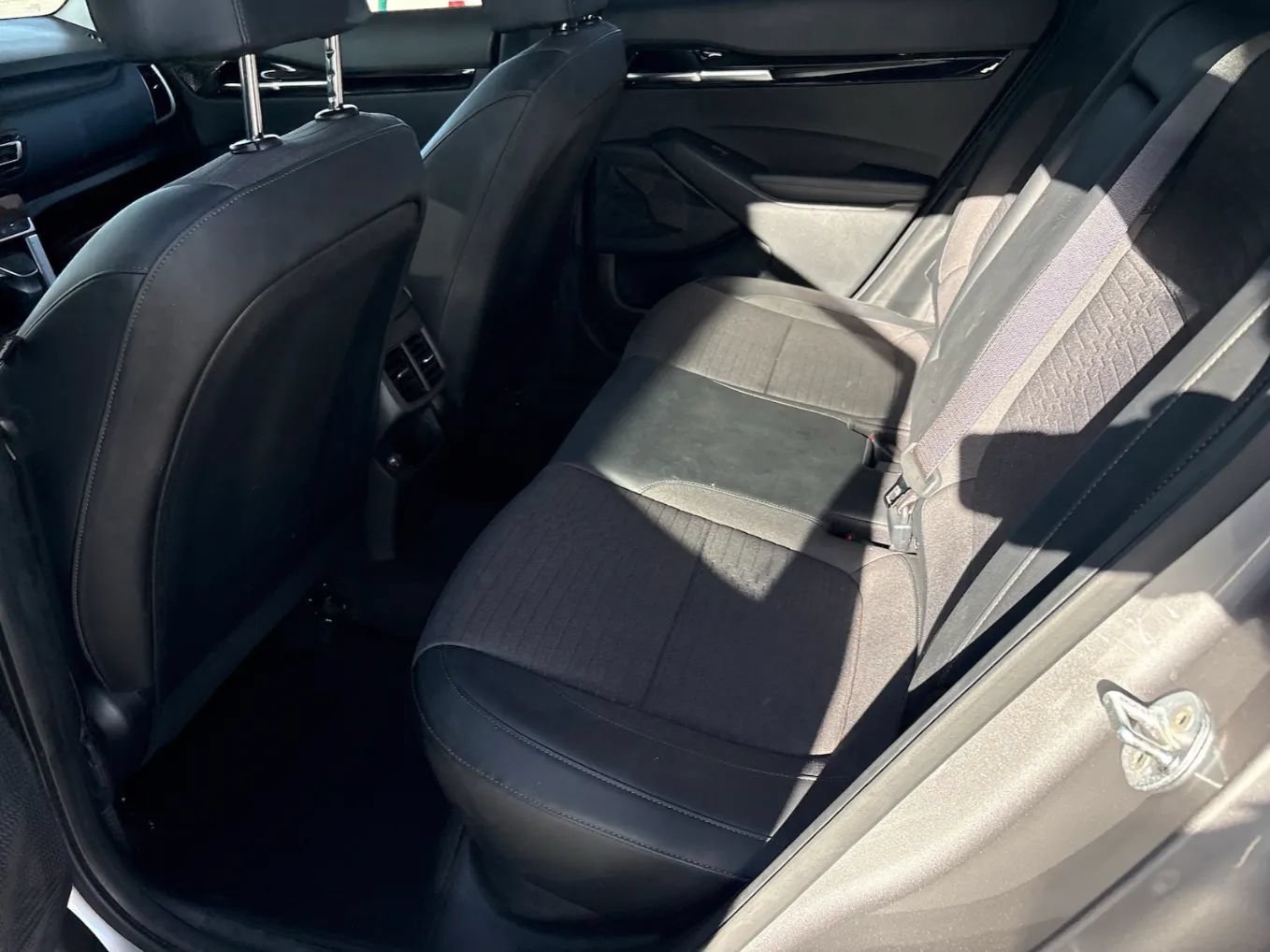 Used 2022 Kia Seltos S FWD image 5