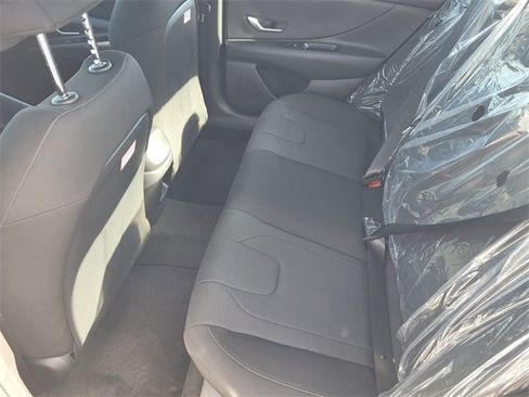 New 2026 Hyundai Elantra SE image 9