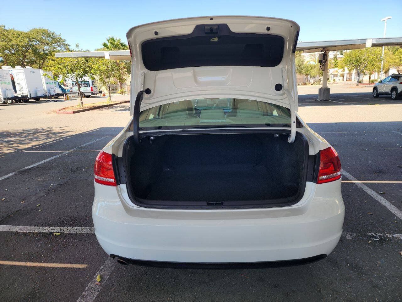 Used 2012 Volkswagen Passat 2.5 SE FWD image 33