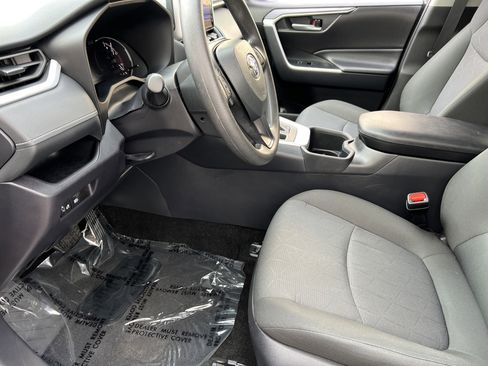 Used 2025 Toyota RAV4 XLE AWD/4WD image 13