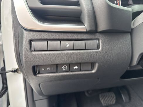New 2026 Nissan Rogue SV w/ Cold Weather Package FWD image 21