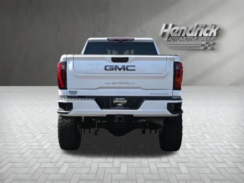 Used 2024 GMC Sierra 3500 Denali Ultimate AWD/4WD image 9