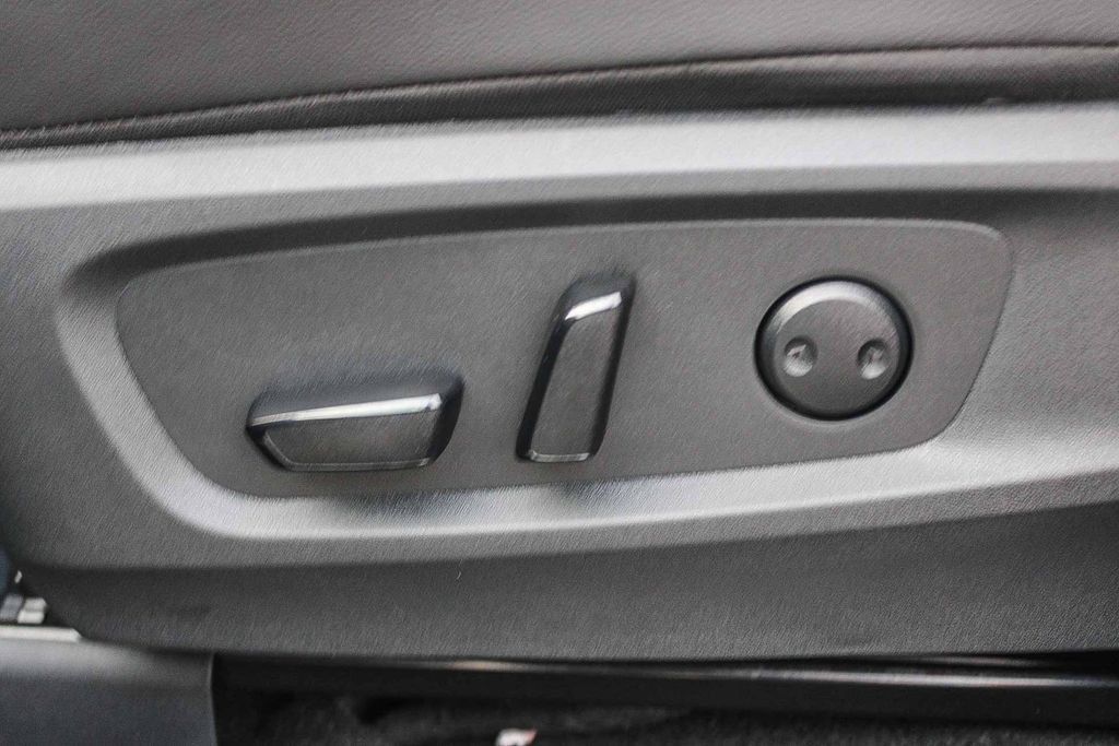 Used 2025 Nissan Pathfinder Rock Creek AWD/4WD image 25
