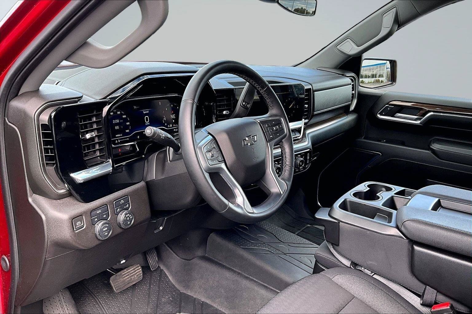Used 2024 Chevrolet Silverado 1500 RST w/ Protection Package AWD/4WD image 16