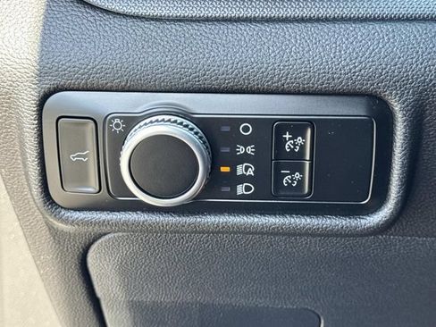 Certified 2023 Ford Explorer 4WD image 18