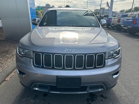 Used 2017 Jeep Grand Cherokee Limited AWD/4WD image 2