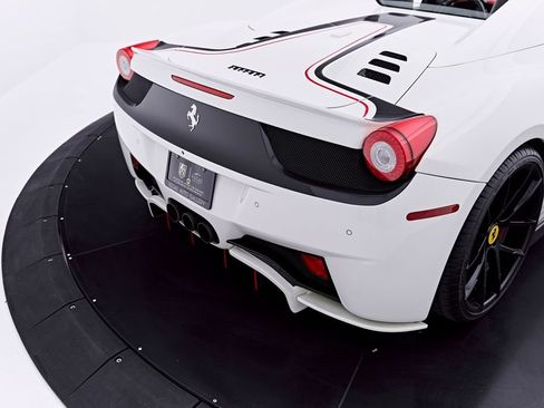 Used 2014 Ferrari 458 Spider RWD image 40