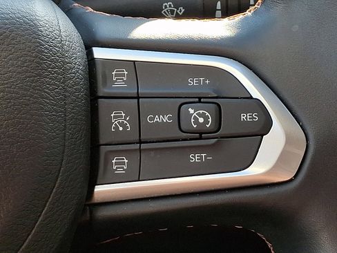 Certified 2022 Jeep Compass Limited image 23