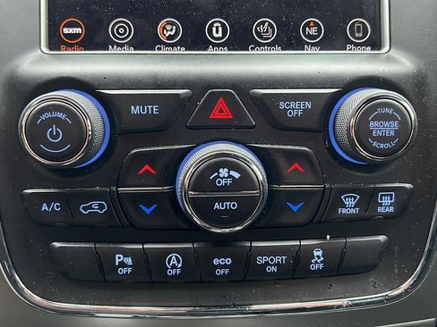 Used 2018 Jeep Grand Cherokee Altitude image 13