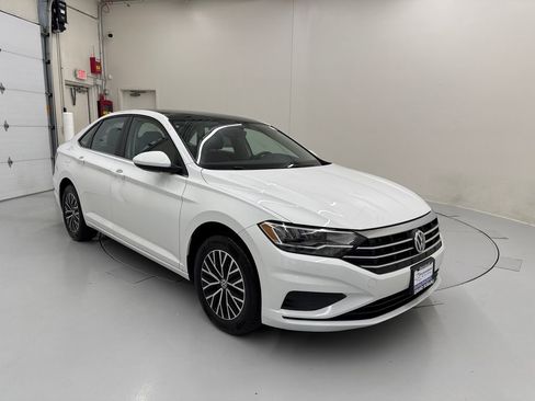 Used 2021 Volkswagen Jetta SE w/ SE Cold Weather Package FWD image 7