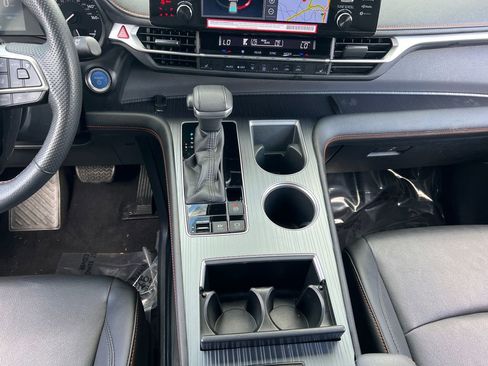 Used 2022 Toyota Sienna XSE image 14