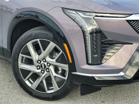 New 2026 Cadillac Optiq Luxury 1 image 6