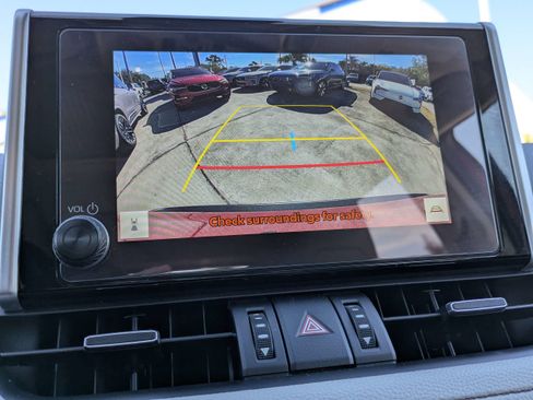 Used 2025 Toyota RAV4 XLE Premium image 22