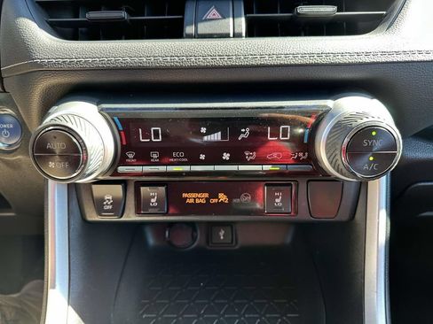Used 2021 Toyota RAV4 XLE w/ XLE Grade Weather Package AWD/4WD image 24