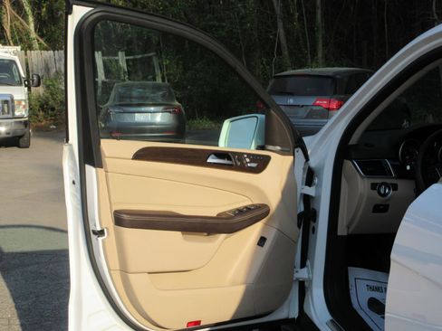 Used 2017 Mercedes-Benz GLE 350 4MATIC image 8