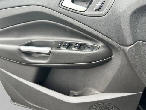 Used 2016 Ford Escape SE w/ Equipment Group 201A image 17