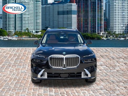 Used 2024 BMW X7 xDrive40i w/ Premium Package AWD/4WD image 2