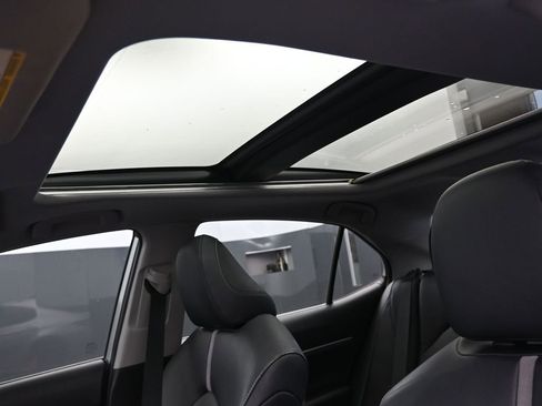 Used 2019 Toyota Camry XSE image 32