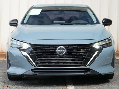 Used 2025 Nissan Sentra SR w/ SR Premium Package FWD image 6