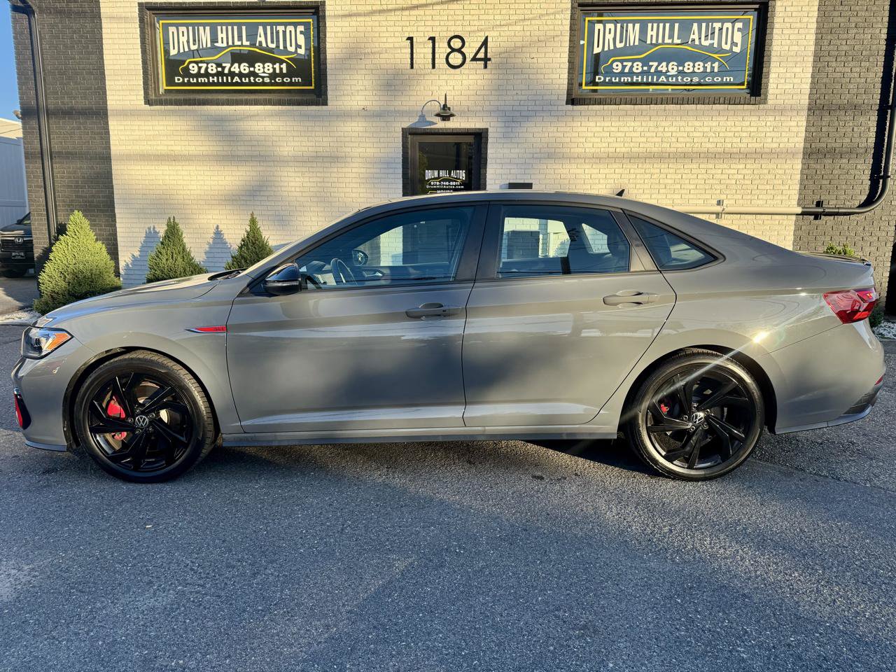 Used 2024 Volkswagen Jetta GLI Autobahn w/ GLI Black Package FWD image 2