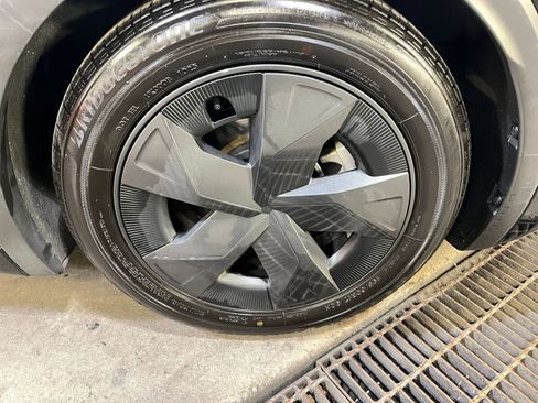 Used 2025 Toyota Prius LE image 29