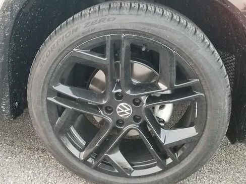 New 2026 Volkswagen Tiguan SE R-Line FWD image 15