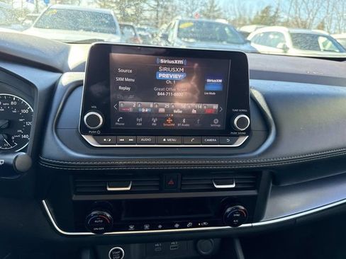 Used 2023 Nissan Rogue SV image 23