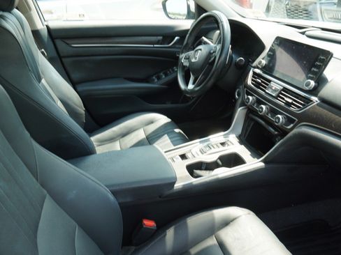 Used 2021 Honda Accord Touring image 10