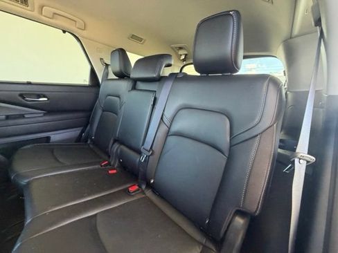 Used 2023 Nissan Pathfinder SL AWD/4WD image 25
