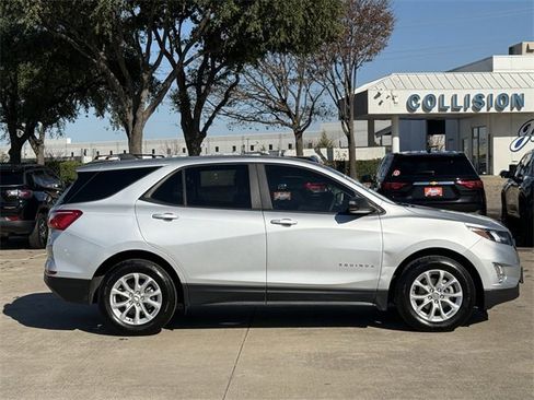 Certified 2021 Chevrolet Equinox LS w/ LS Convenience Package image 3