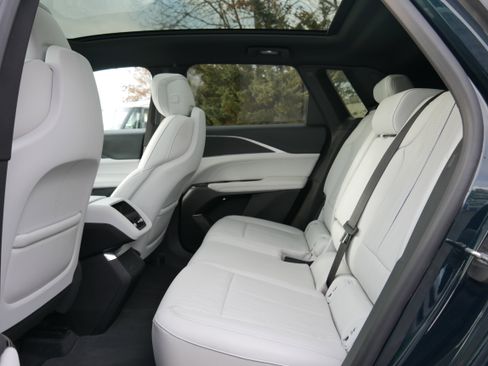 Certified 2024 Cadillac Lyriq Luxury image 13