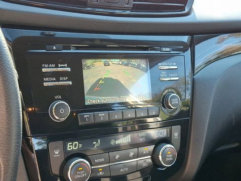 Used 2017 Nissan Rogue Sport SV image 24