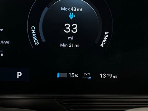 Used 2025 Hyundai Ioniq 5 SE image 15