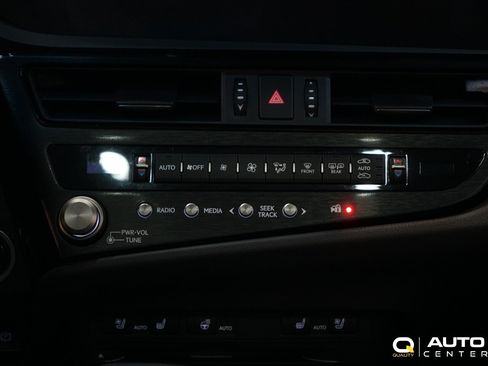 Used 2022 Lexus ES 300h FWD image 20