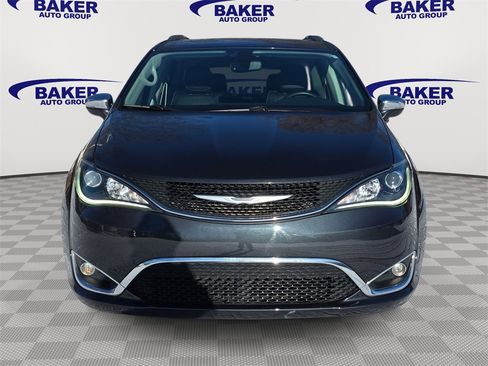 Used 2020 Chrysler Pacifica Limited image 5