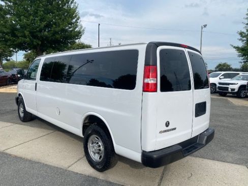 Used 2023 Chevrolet Express 3500 LS RWD image 3