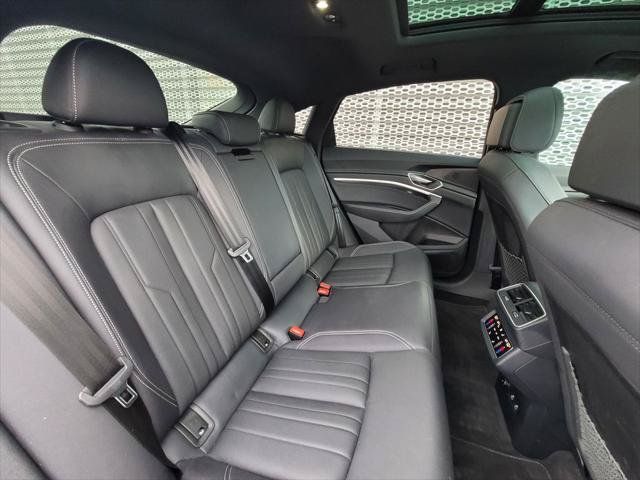 Used 2024 Audi Q8 e-tron Premium Plus w/ Premium Plus Package AWD/4WD image 19