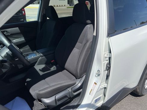 Used 2024 Nissan Rogue S FWD image 22