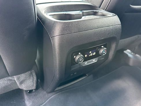 Used 2026 Chevrolet Traverse LT image 19