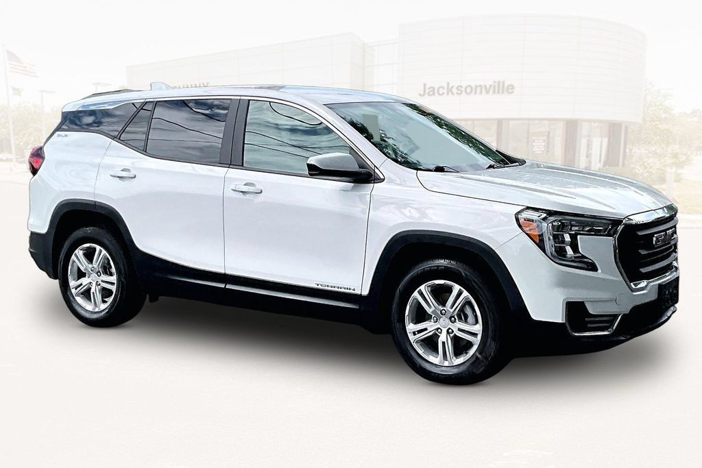 Used 2024 GMC Terrain SLE AWD/4WD image 3