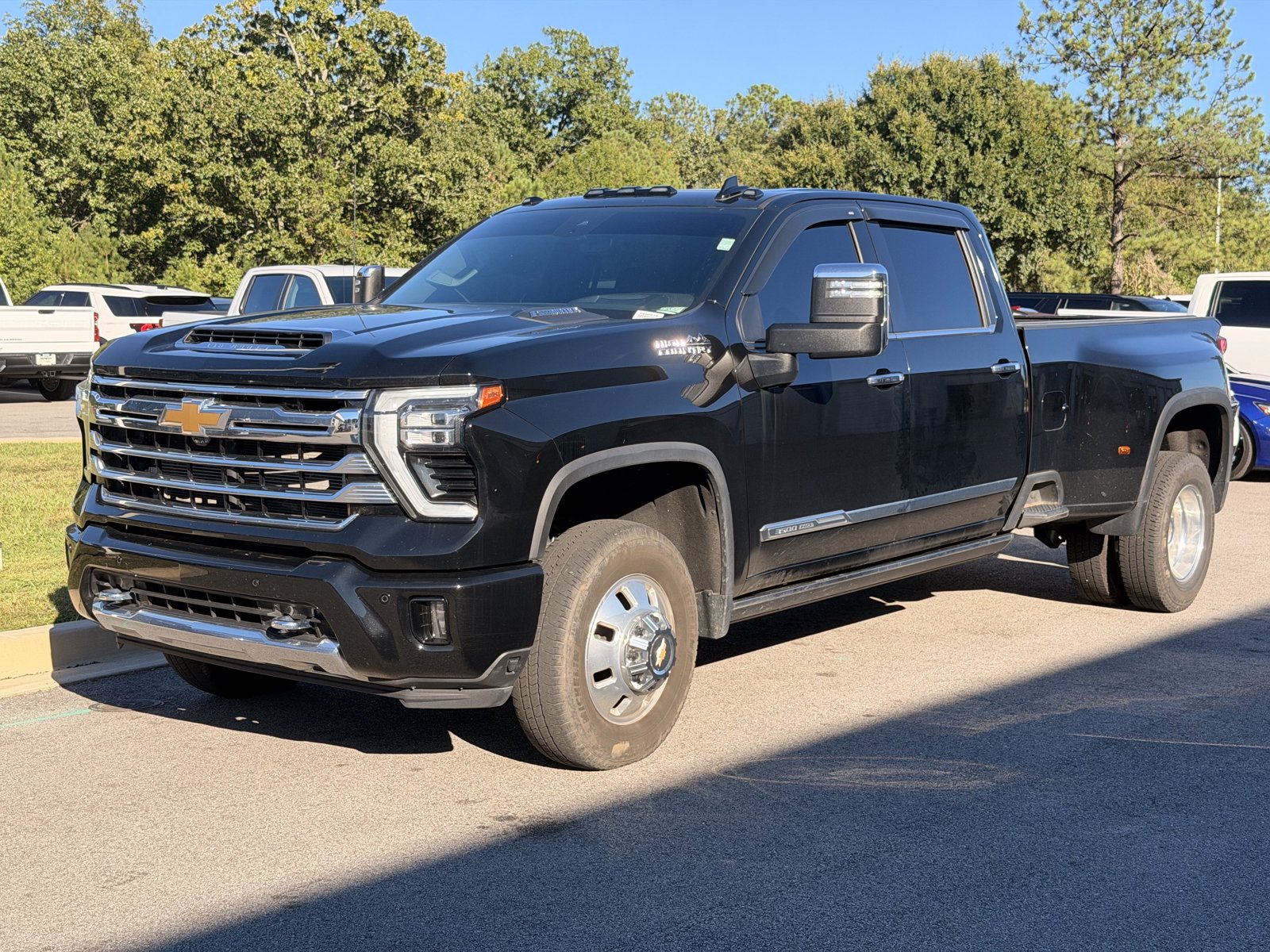 Used 2024 Chevrolet Silverado 3500 High Country w/ High Country Premium Package AWD/4WD image 7