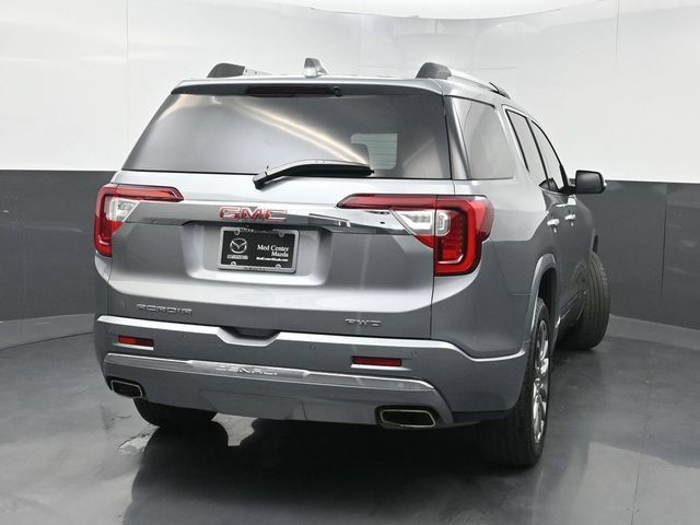 Used 2023 GMC Acadia Denali w/ Denali Ultimate Package AWD/4WD image 3
