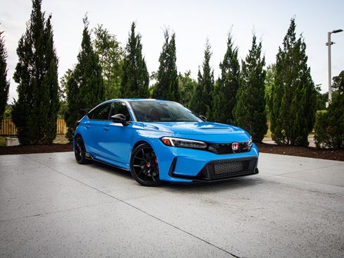 Used 2025 Honda Civic Type R image 2