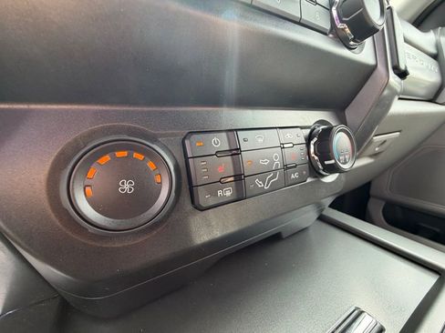 Used 2019 Ford F250 XLT w/ XLT Premium Package image 24