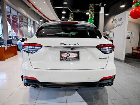 Used 2022 Maserati Levante Modena image 7