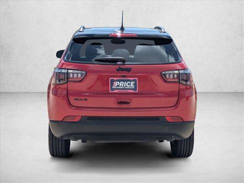 Used 2023 Jeep Compass Latitude AWD/4WD image 7